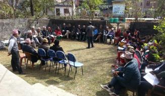 कार्यकारी अधिकृत एबम प्रशिक्षक ज्यु ले प्रशिक्षण दिनु हुदै