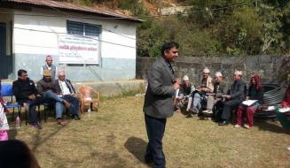 कार्यकारी अधिकृत एबम प्रशिक्षक ज्यु ले प्रशिक्षण दिनु हुदै